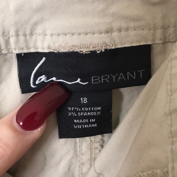 Khaki shorts - Picture 2 of 4